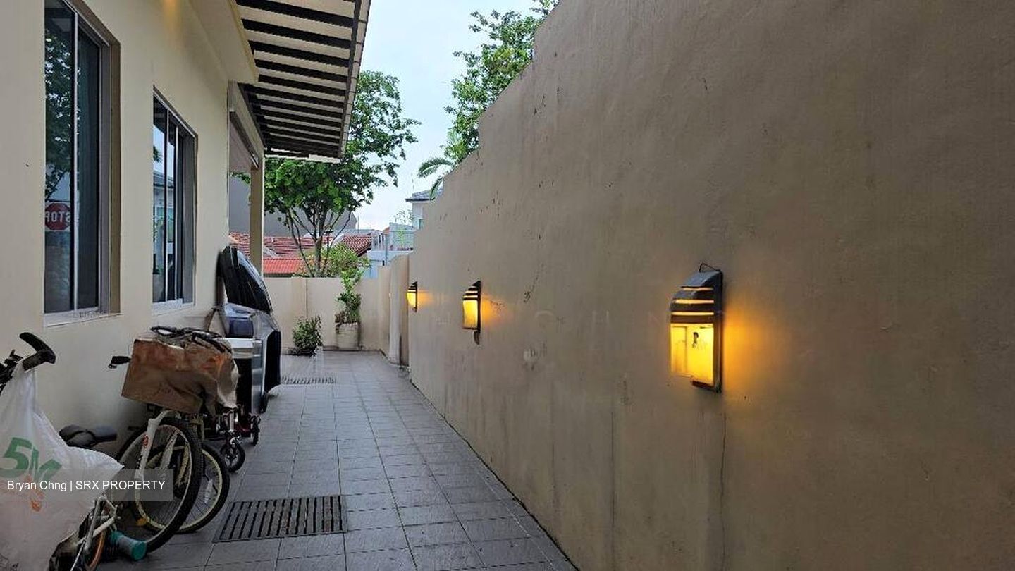 Sembawang Hills Estate (D20), Terrace #504275181